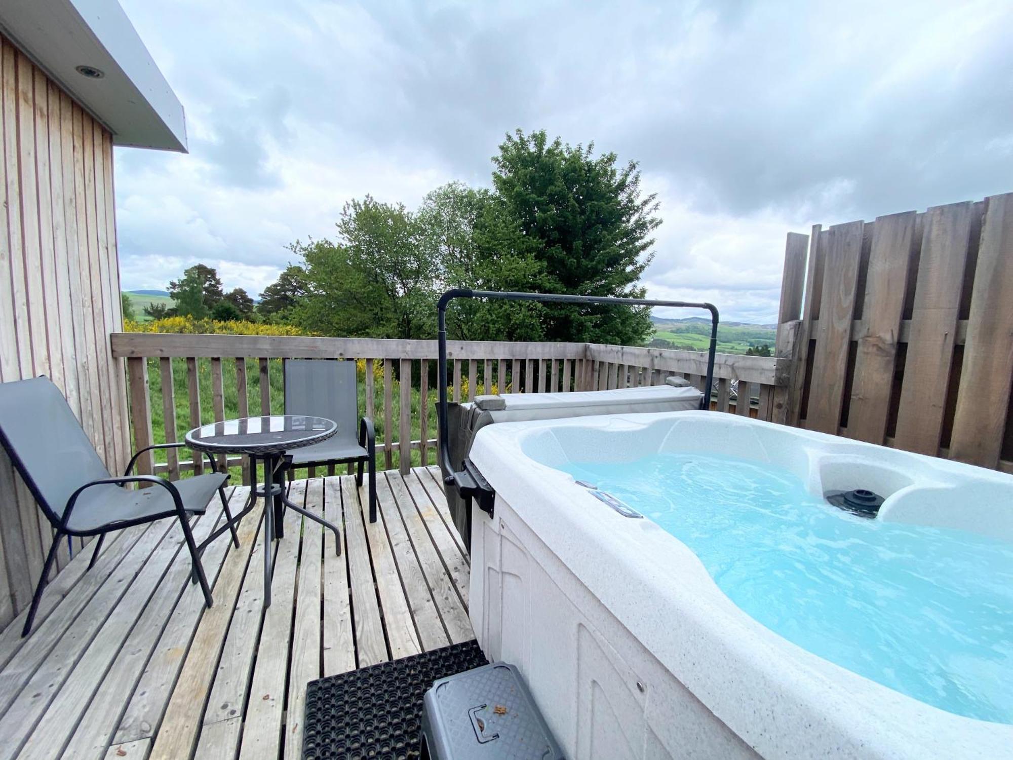 Kaoglen Lodge - Fawn Pod - Hot Tub - Dogs - Pitlochry - Luxury Blairgowrie and Rattray Exterior photo